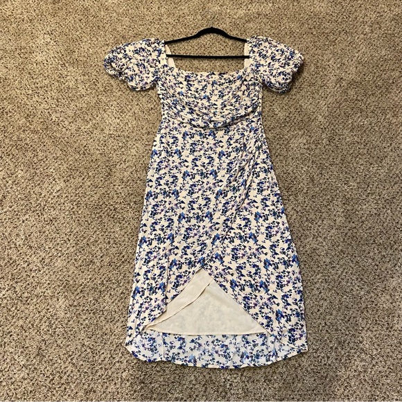 ASTR the Label SQUARE NECK BUBBLE SLEEVE DRESS IN CREAM MULTI DITSY - Picture 2 of 9